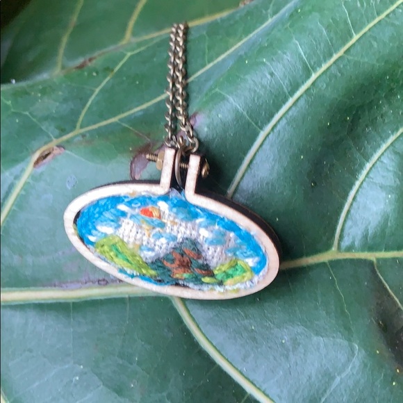 Embroidery landscape necklace - Picture 2 of 3